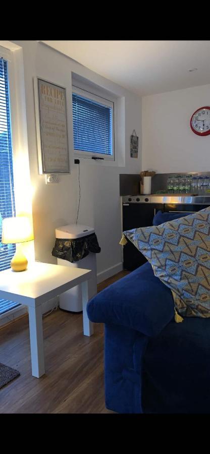 Lindas Free Parking Air Con Provisions Included * Brighton