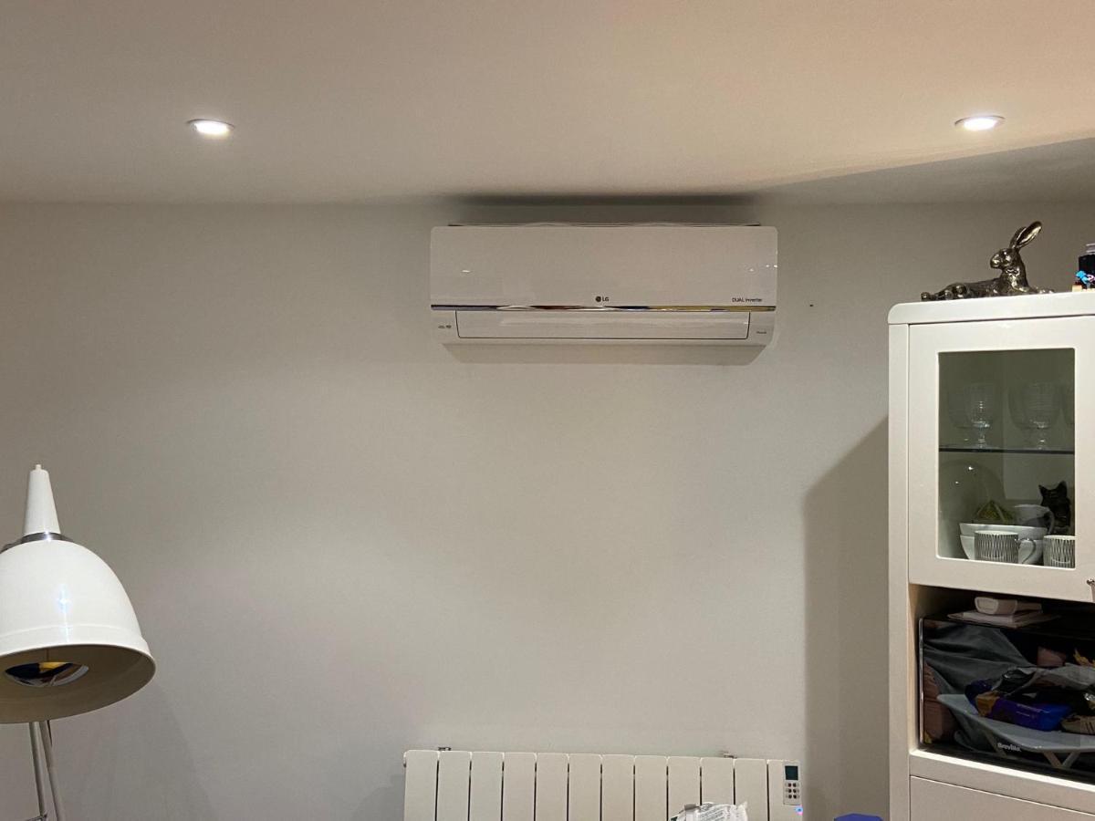 Lindas Free Parking Air Con Provisions Included Сasa de vacaciones *